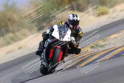 media/Nov-05-2022-SoCal Trackdays (Sat) [[f8d9b725ab]]/Turn 2 (1120am)/